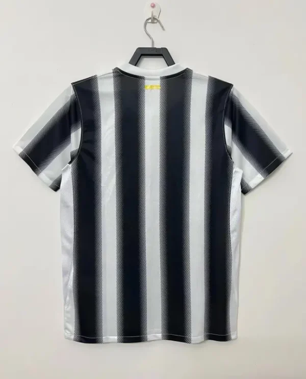 2011-12  Juventus Retro Jersey Home - Image 2